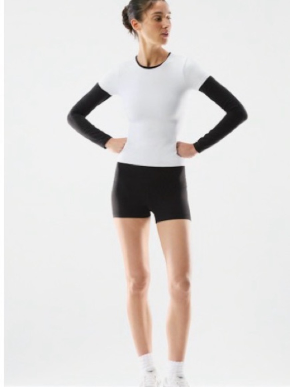 Aritzia - BUTTER Cheeky Hi-Rise 3" Short